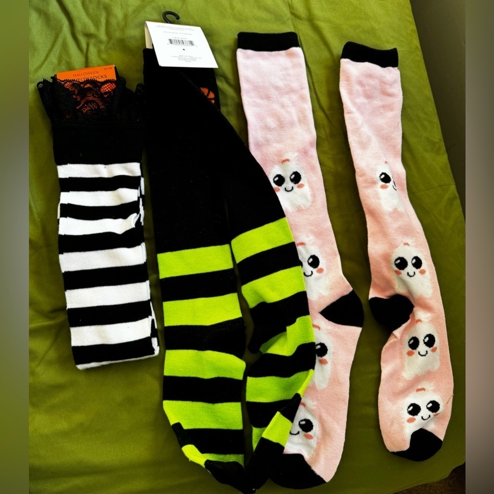 Halloween Novelty Knee Length Socks - 3 Pair - Picture 2 of 14